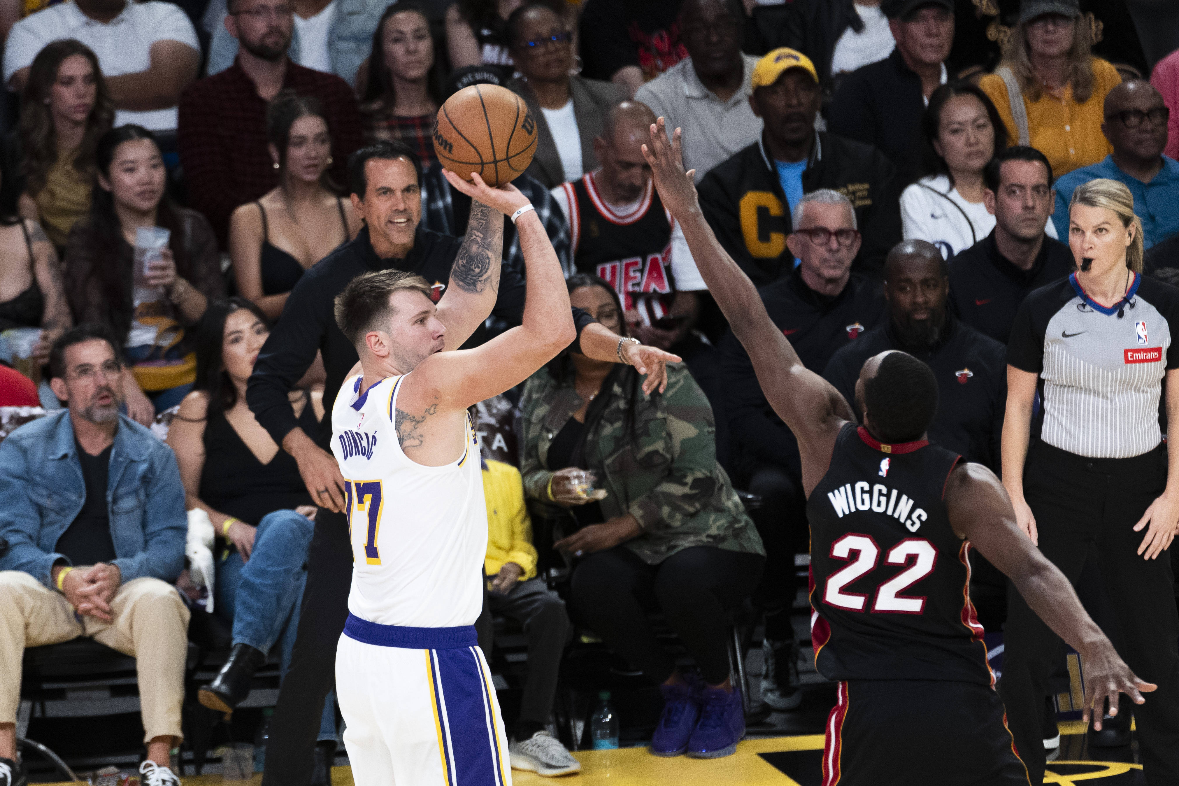 NBA常规赛清晨走向成谜；迈阿密热火外线爆发；目标明确；轮换策略成焦点的简单介绍